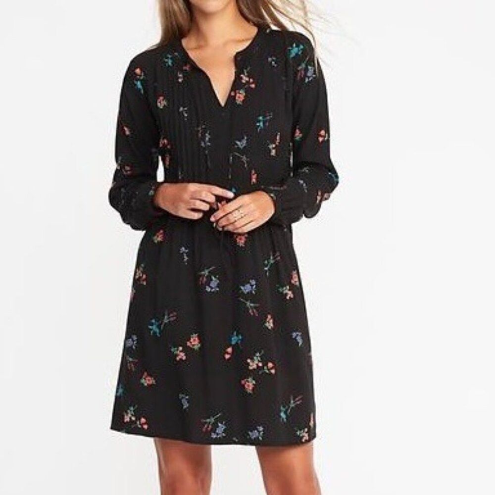 Old Navy Black Floral Pin Tuck Long Sleeve Swing Dress Medium
